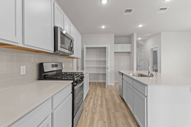 2518 Rambo Dr, San Antonio, TX 78224 - photo 7