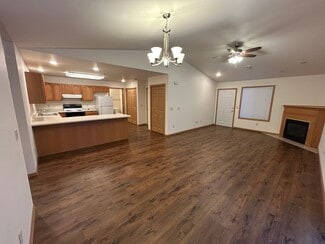 4549 Woodford Ct Unit 4, Eau Claire, WI 54703