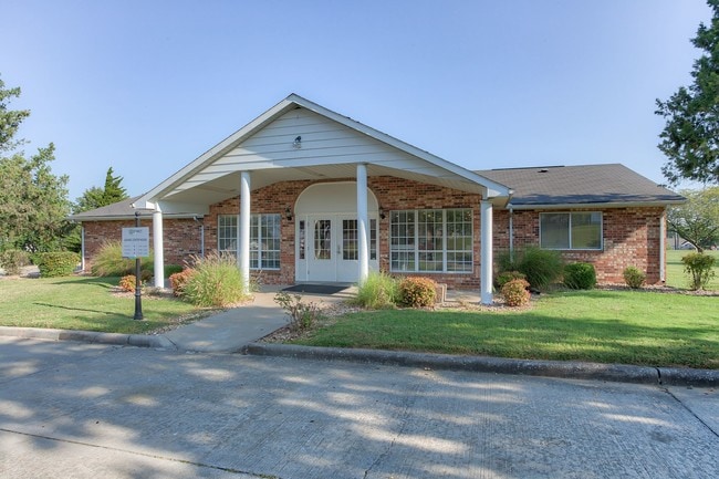 The District at Cape, Cape Girardeau, MO 63703 - photo 2