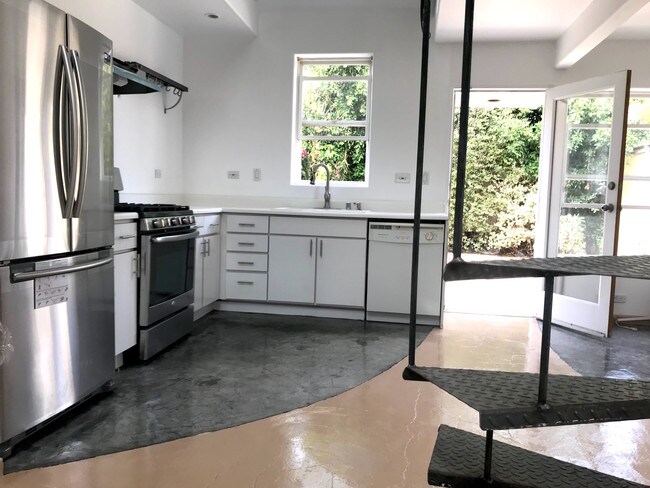 711 6th Ave, Venice, CA 90291 - photo 4