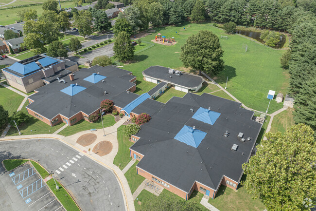 Towne Point Elementary offers extracurriculars to students.