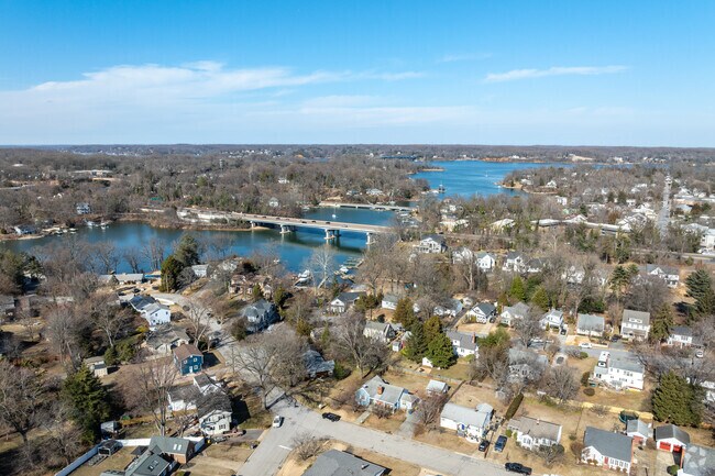 West Annapolis-Wardour offers amazing views right by the water.