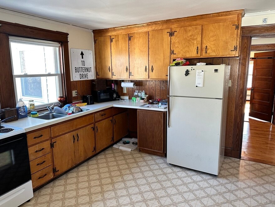 84 Walker St unit 1, Newtonville, MA 02460 - photo 1