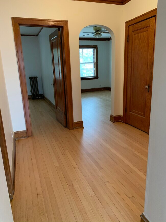 1852 Grove Ave unit 1B, Berwyn, IL 60402 - photo 2