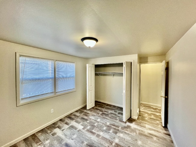 2122 N 12th St, Sheboygan, WI 53081 - photo 2