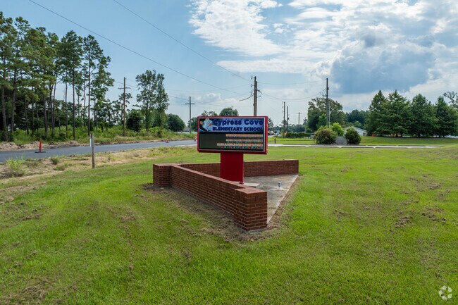 Cypress Cove Elementary has a student teacher ratio of 17 to 1.