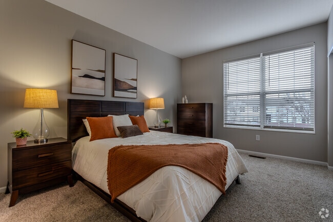 2BR, 2.5BA - 1,200SF - Primary Bedroom