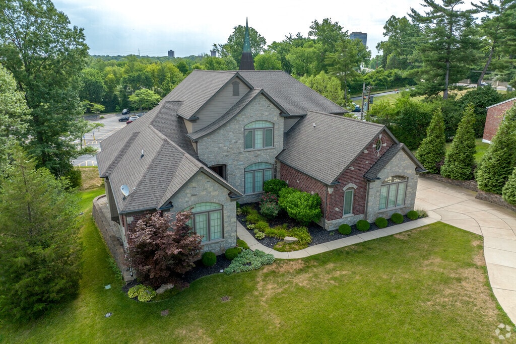 About Ladue Schools, Demographics, Things to Do