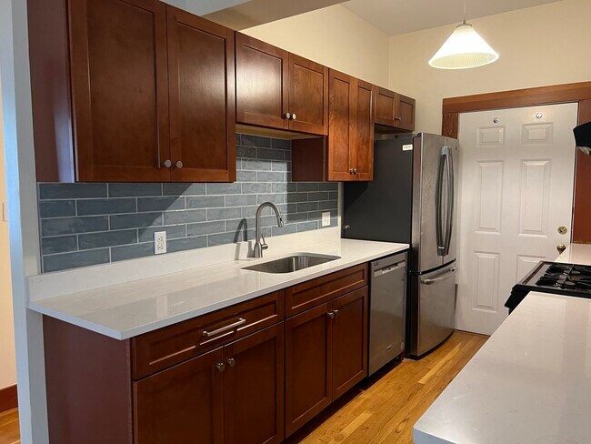 87 Bristol St unit 2A, Cambridge, MA 02139 - photo 4