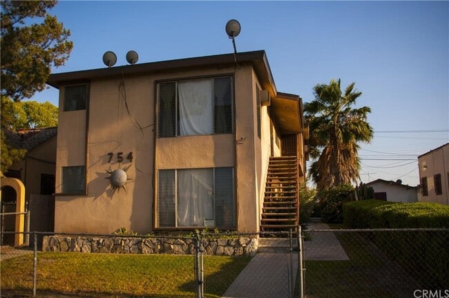 754 E 84th St unit 2, Los Angeles, CA 90001 - photo 2
