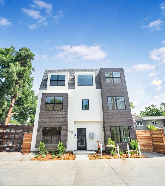 1323 Democracy Aly unit 1, Sacramento, CA 95814 - photo 2