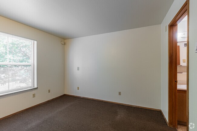 Weidler Commons, Portland, OR 97232 - photo 6