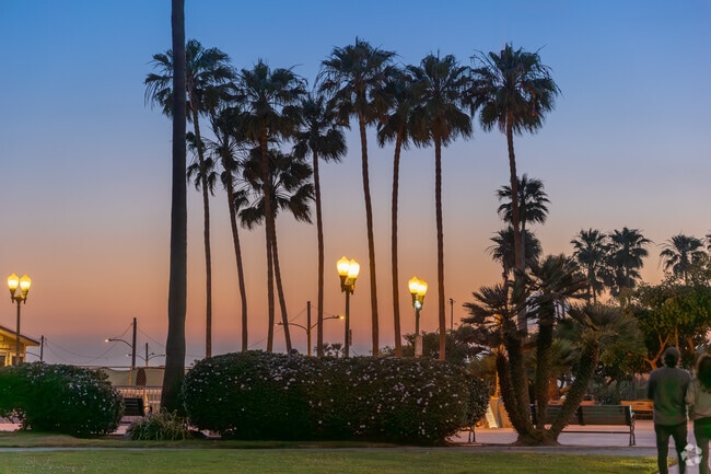 With its coastal location, and urban amenities, Seal Beach offers a high quality of life.