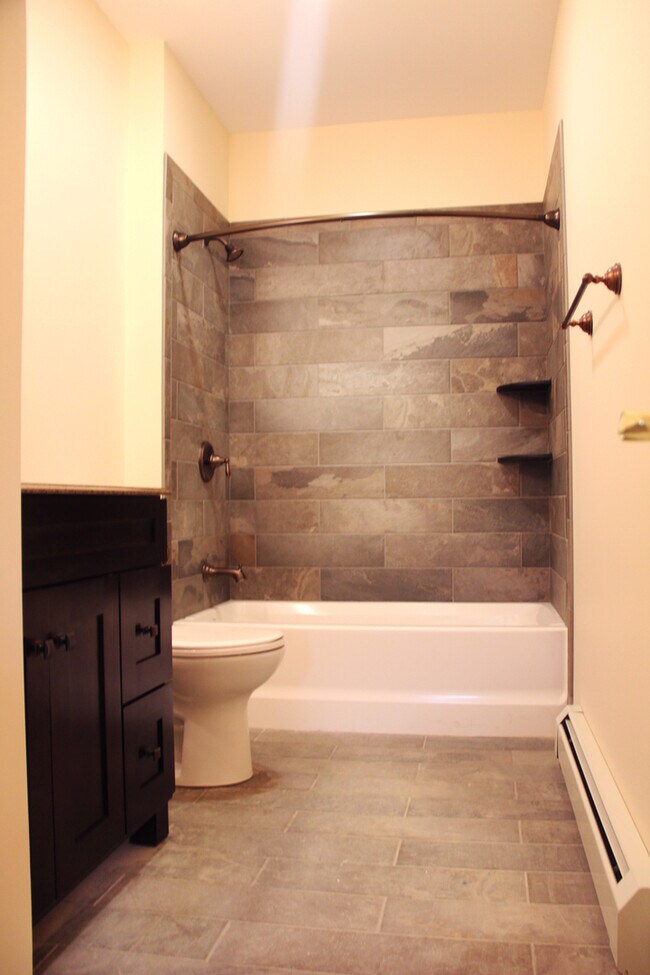 26 Converse Ct unit 4, Burlington, VT 05401 - photo 5