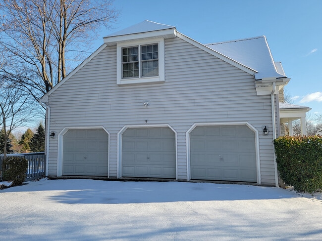 1110 Persimmon Dr, Lancaster, PA 17601 - photo 5