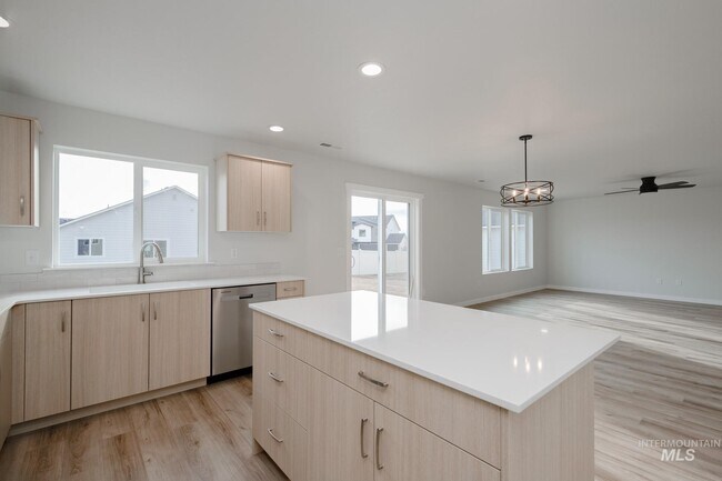 9109 W Violet St, Nampa, ID 83687 - photo 5