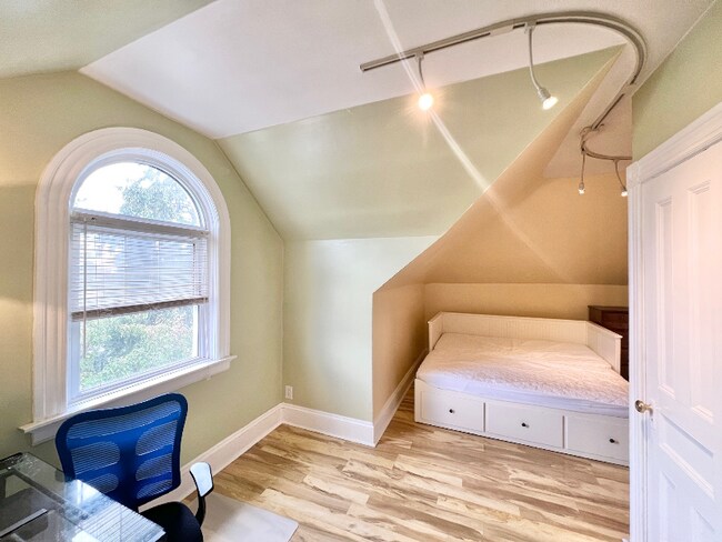 205 Washington Ave unit 205W-2, Providence, RI 02905 - photo 6