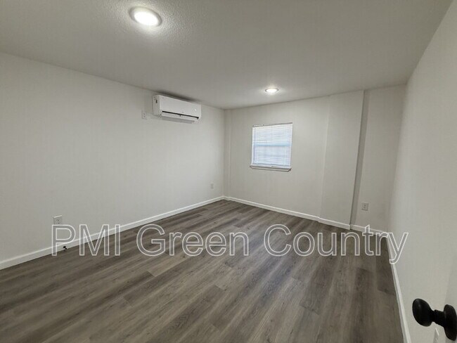 2432 E Pine St unit B, Tulsa, OK 74110 - photo 6