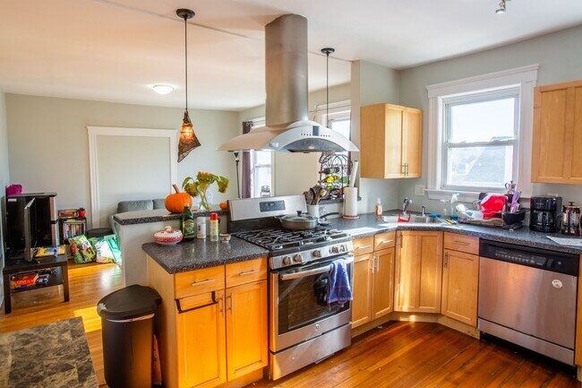 6 Belmont St unit 3, Somerville, MA 02143 - photo 7