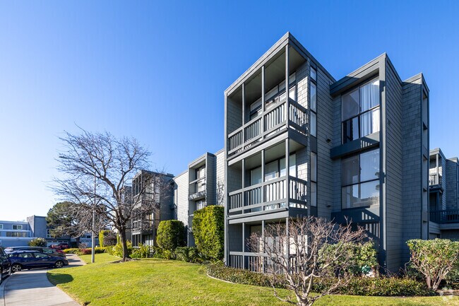 Mariners Isle caption TBD