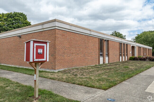 Mater Dei Academy has approximately 10 students.