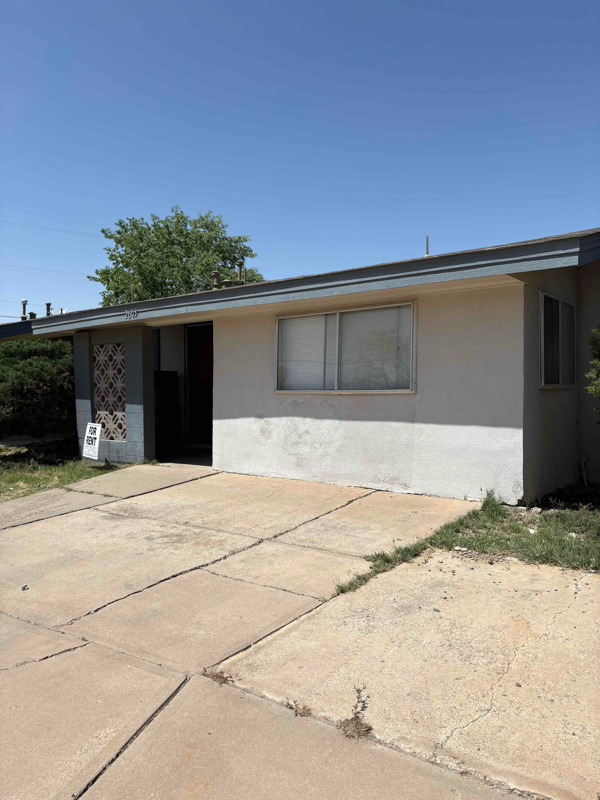 2603 W Alameda St, Roswell, NM 88203