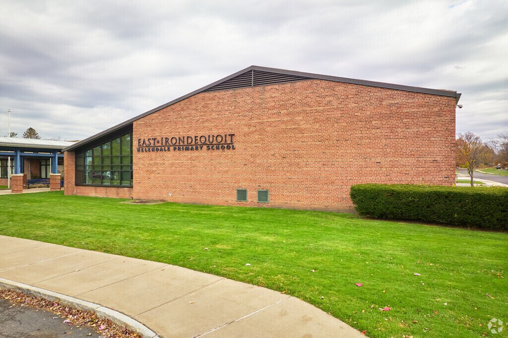 Helendale Road Primary School serves 302 students in grades Prekindergarten-2.