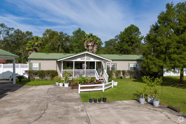A typical farm house found in Dinsmore.
