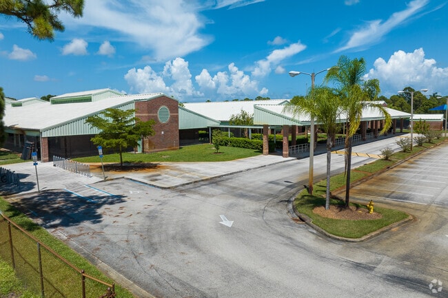 Bessey Creek Elementary School front entrance and drop off zone.