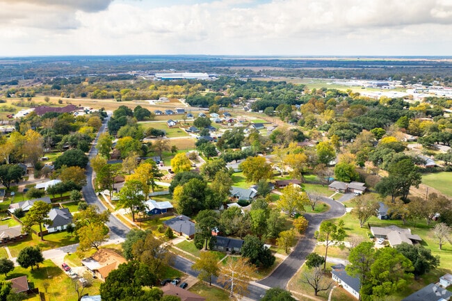 Hearne neighborhoods feature widely spaced homes.