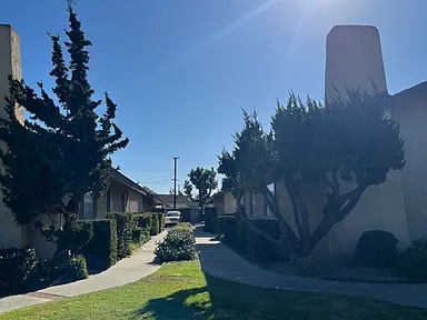 1658 W Cindy Ln unit C, Anaheim, CA 92802 - photo 3