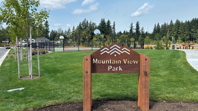 Ten Trails Mountain View Amenity Park