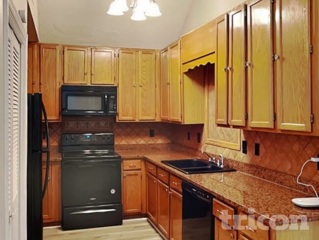 623 Lockhart Ct NE, Marietta, GA 30066 - photo 6