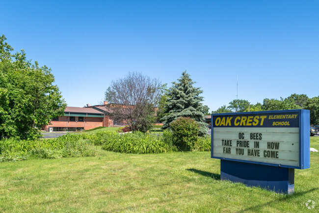 Oak Crest School has an overall C+ rating on Niche.