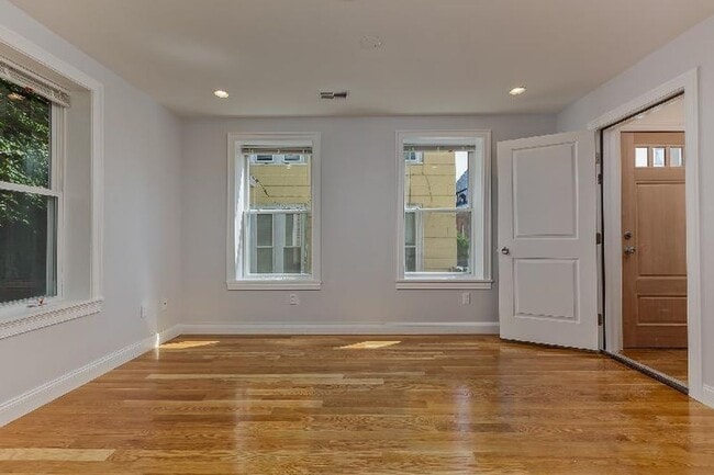 723 Parker St unit 1, Boston, MA 02120 - photo 4