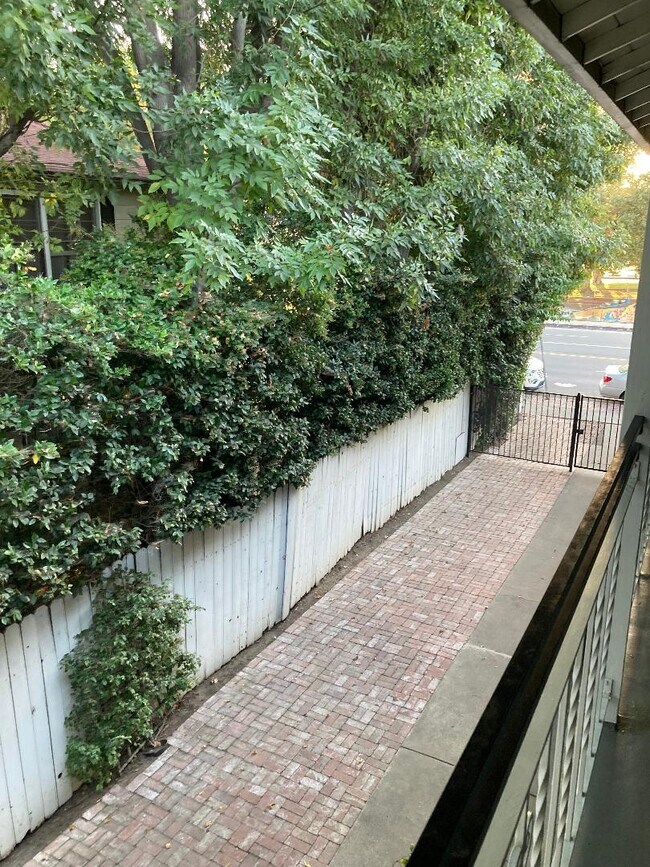 5806 Coldwater Canyon Ave Unit 6, Los Angeles, CA 91607