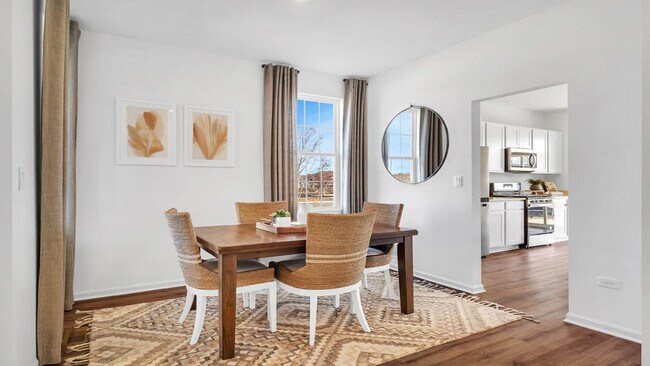 289 Charlestowne Lake Dr, Saint Charles, IL 60174 - photo 5