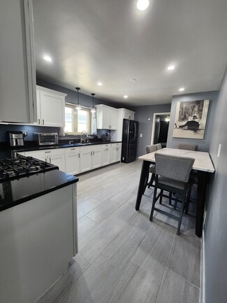 6751 S Kilbourn Ave, Chicago, IL 60629