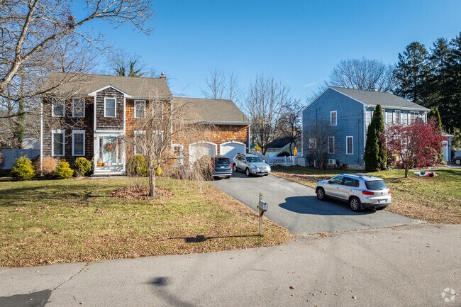 Peck Corner showcases beautiful colonial revival homes across its neighborhood.