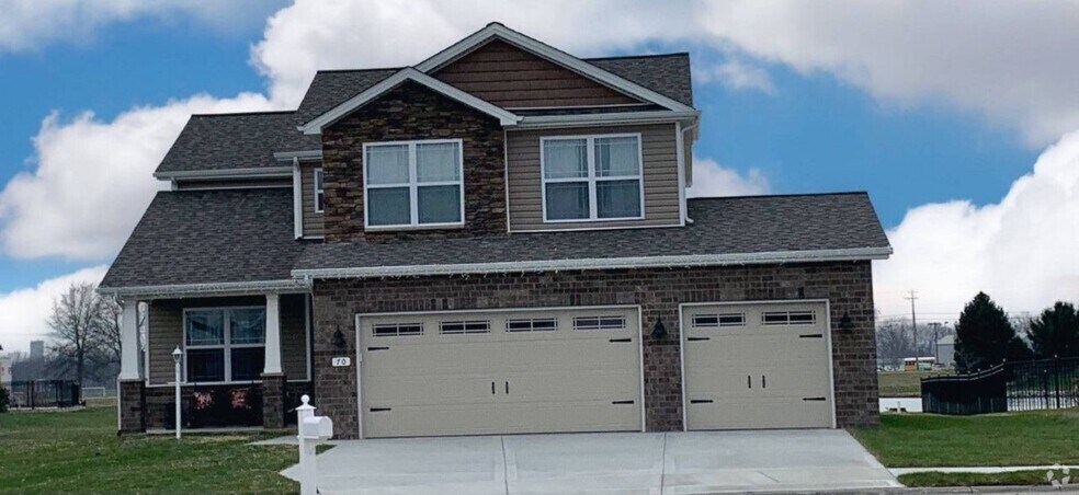 1464 Orchard Lakes Cir unit 38114816, Belleville, IL 62220 - photo 1