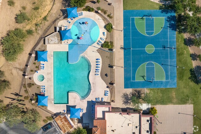 A top-down preview of just some of the amenities in the established Summit neighborhood.