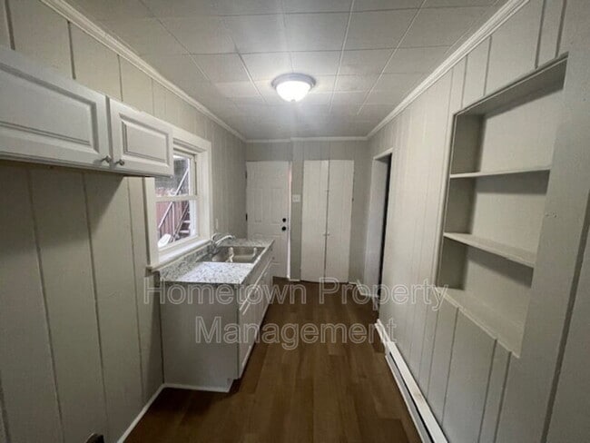 663 E Market St unit 665 APT 5, York, PA 17403 - photo 2