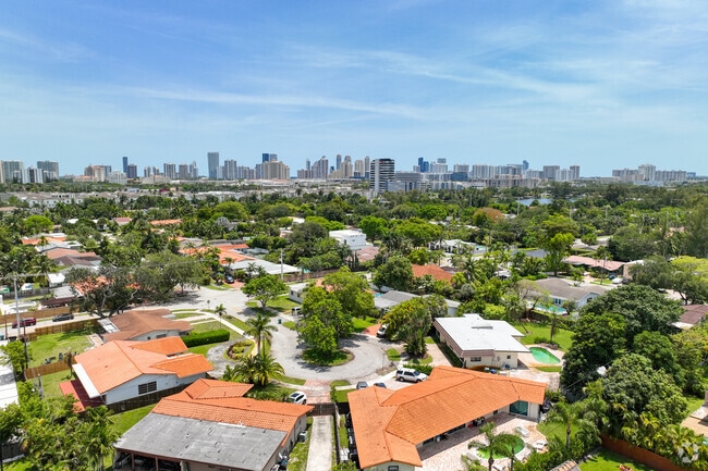 Downtown Aventura is just a few minutes' drive from the Ojus neighborhood.