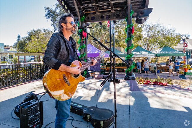 The Farmers market hosts live performances in Pioneer park.