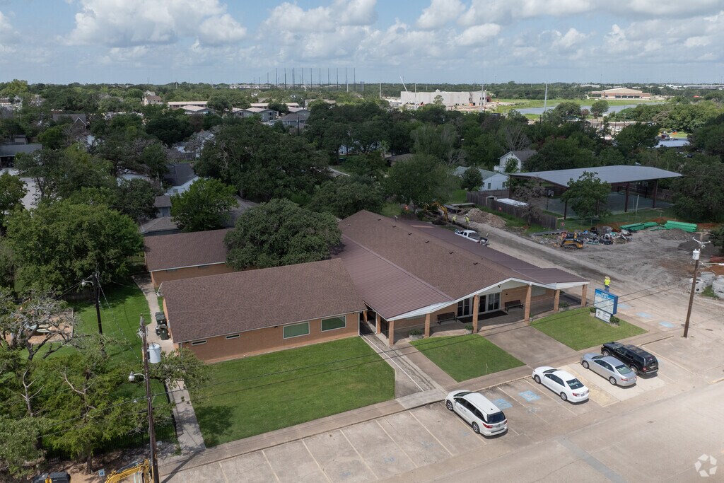 Cornerstone values strong community involvement and parental support.