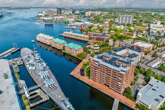 Suburban Acres residents have easy access to Downtown Norfolk's shops and restaurants.