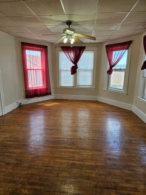 37 Vernon St unit 2, Worcester, MA 01610 - photo 1