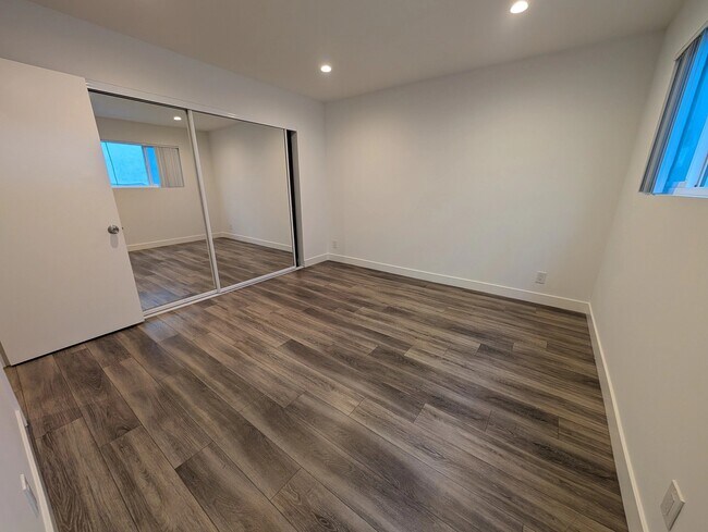 739 N Sweetzer Ave unit 4, West Hollywood, CA 90069 - photo 7