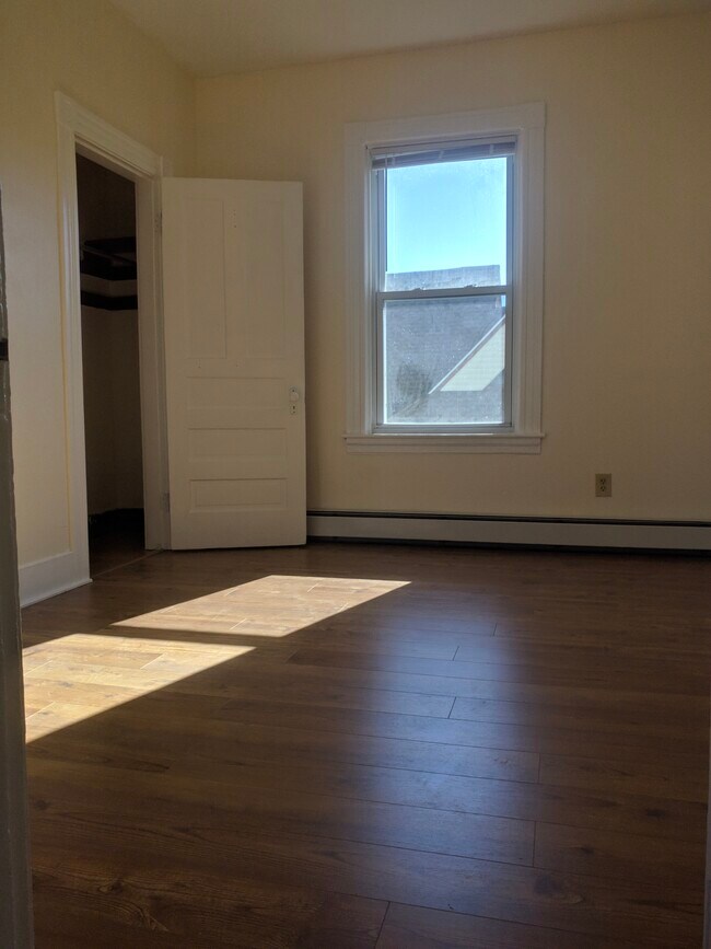 32 Douglas St unit 3, Worcester, MA 01603 - photo 6
