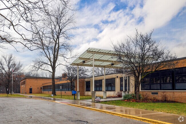 Carylwood Intermediate School, Bedford